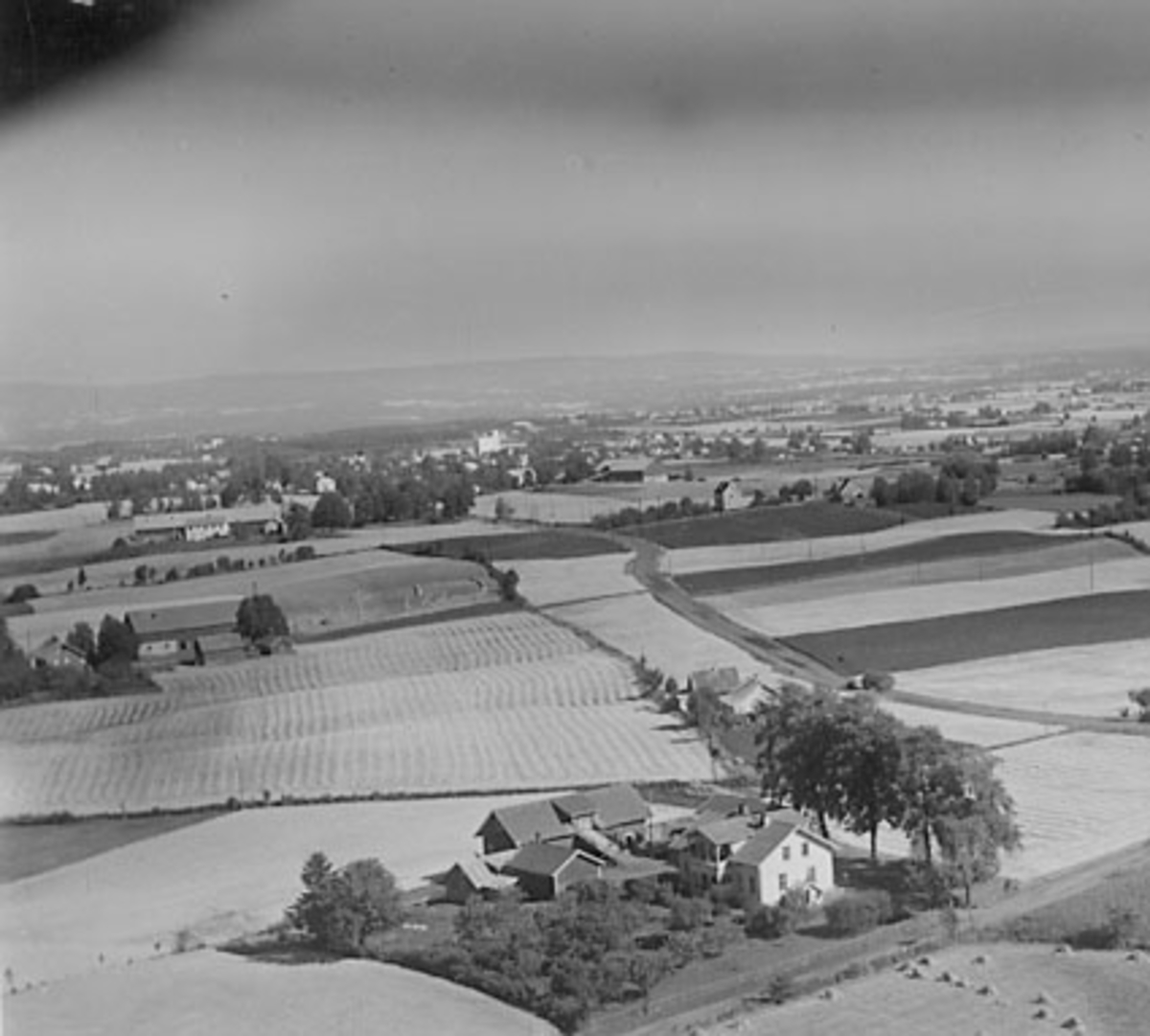 Widerøes Flyveselskap A/S, FLYFOTO SOLHEIM LANDHANDLERI, STANGE