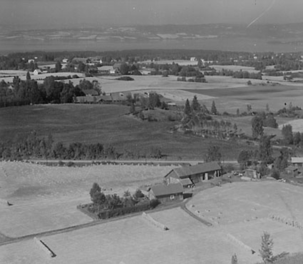 Widerøes Flyveselskap A/S, FLYFOTO OTTESTADBAKKEN, OTTESTAD