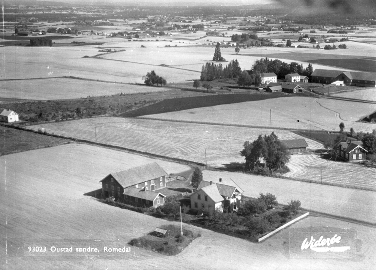 Widerøes Flyveselskap A/S, FLYFOTO AUSTAD SØNDRE, OUSTAD, ROMEDAL