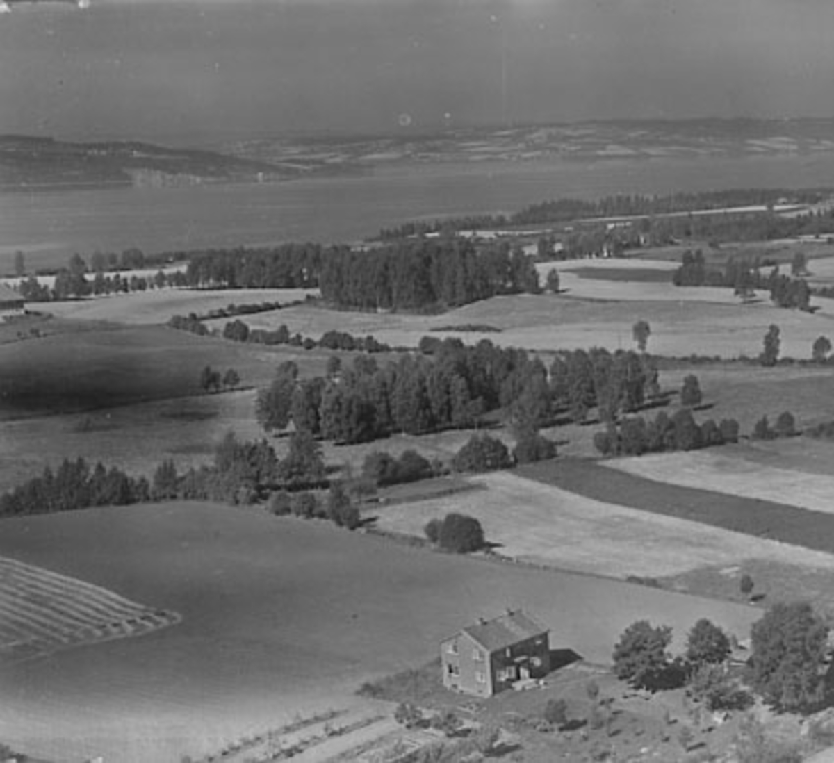 Widerøes Flyveselskap A/S, FLYFOTO EMMERSLUND, STANGE