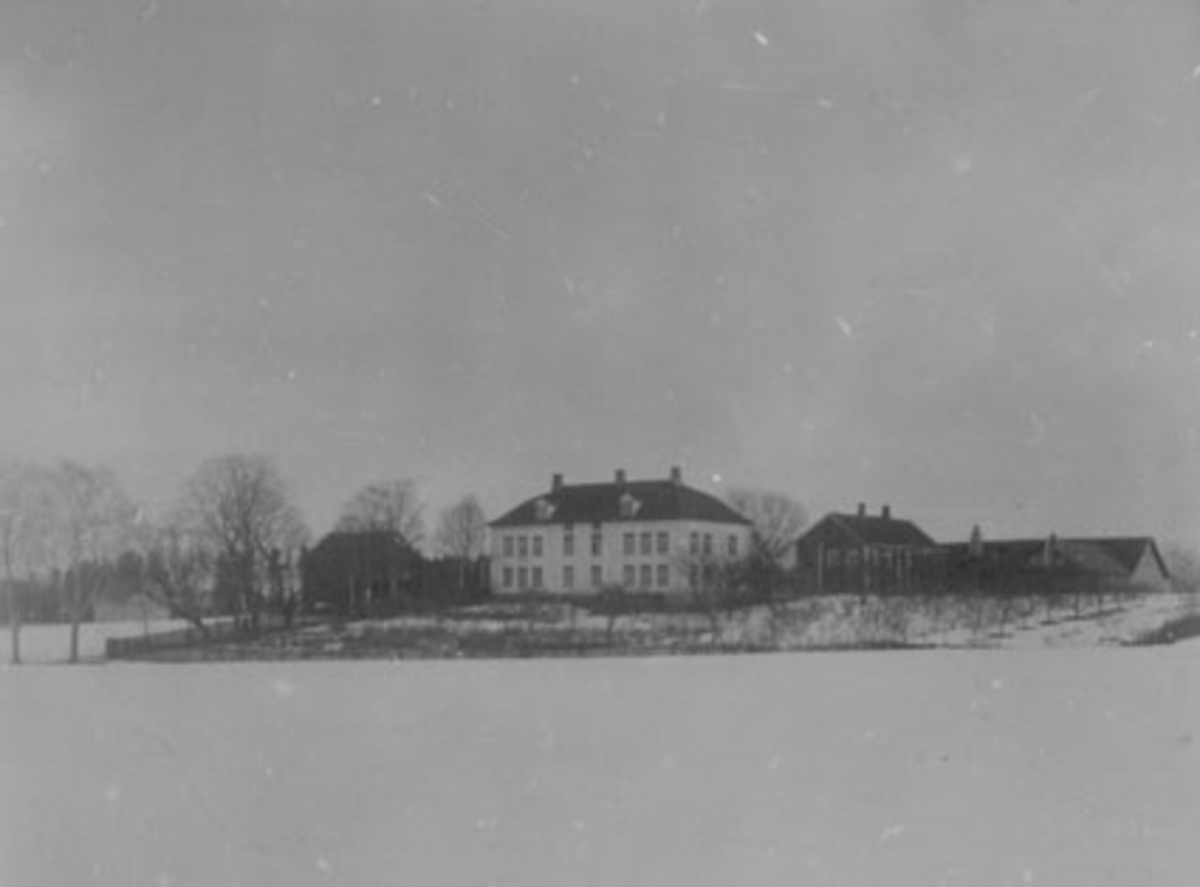 Anno Domkirkeodden, KJONERUD GARD, VINTER