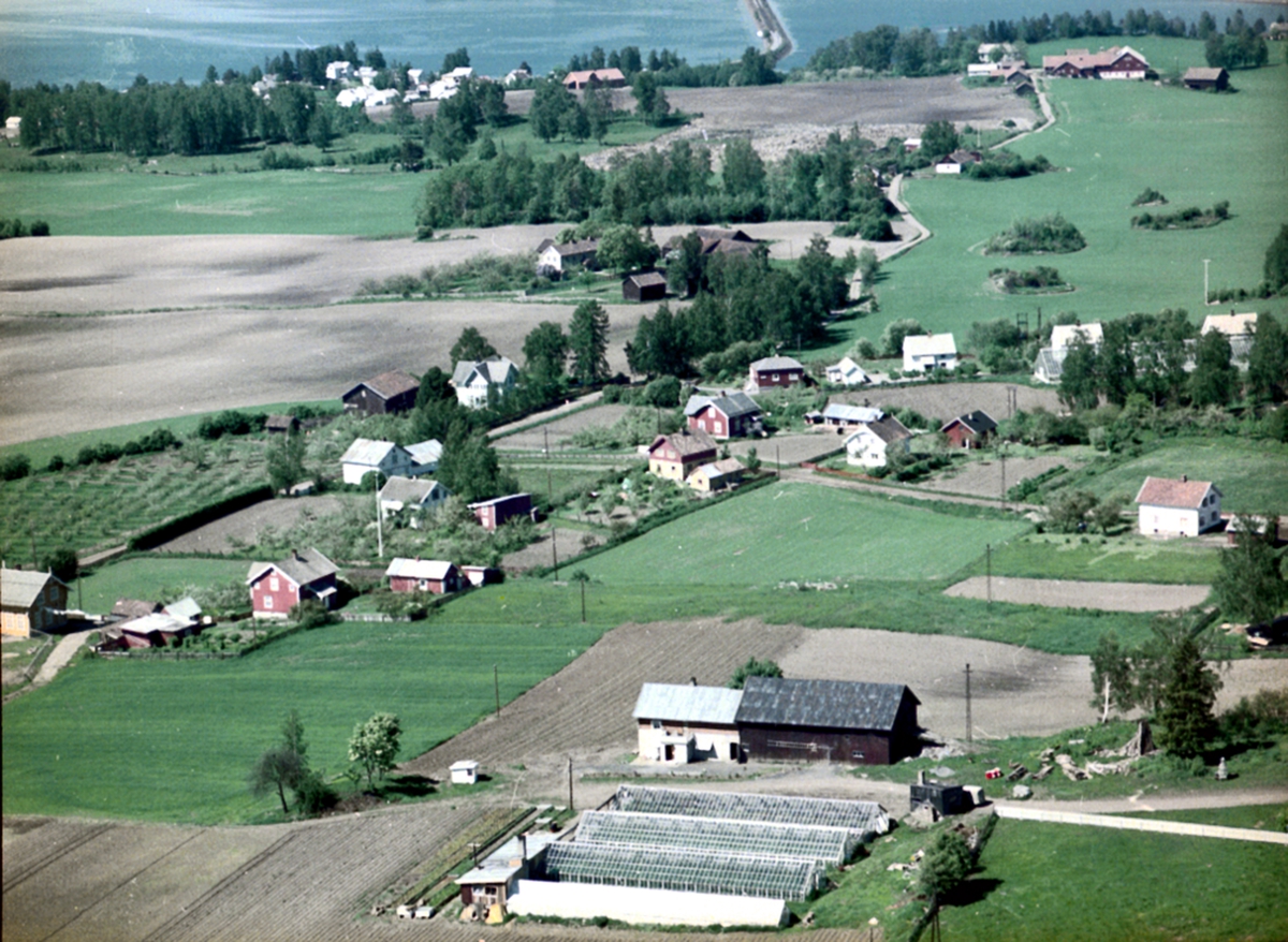 Widerøes Flyveselskap A/S, FLYFOTO BOLIGBEBYGGELSE I SANDVIKA, BEKKELAGET, JOHNSTAD GARTNERI