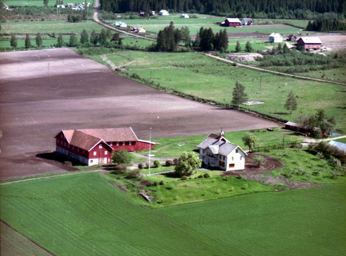 Widerøes Flyveselskap A/S, FLYFOTO KÅTERUD ØVRE, KAATERUD