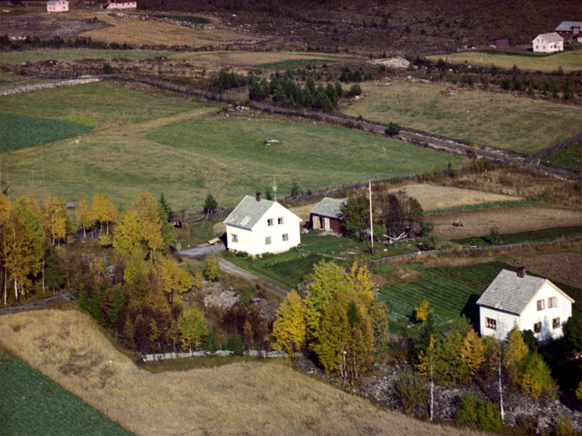 Widerøes Flyveselskap A/S, FLYFOTO VANGEN, VALLSET