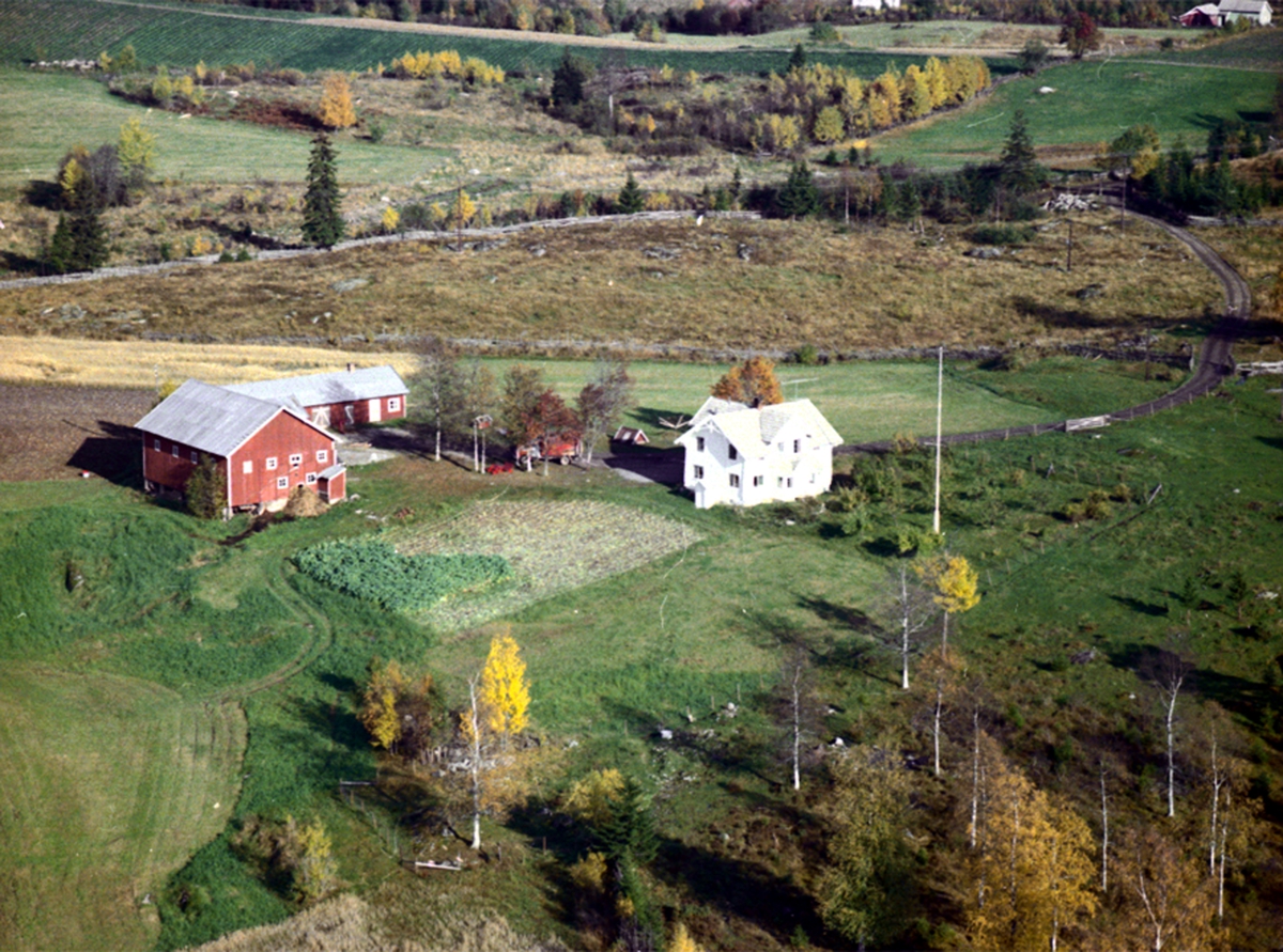 Widerøes Flyveselskap A/S, FLYFOTO TØSTIRØNNINGEN, VALLSET