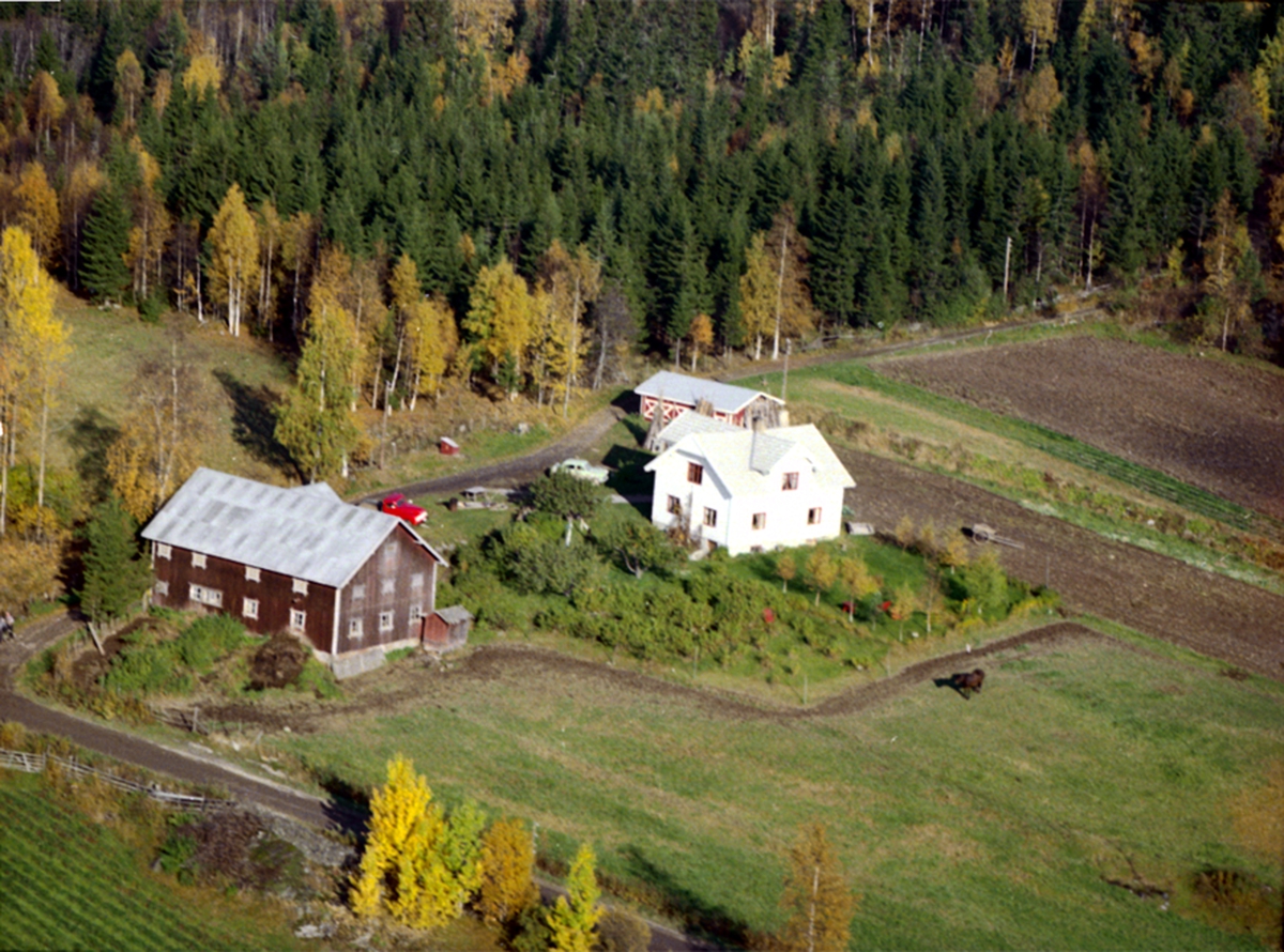 Widerøes Flyveselskap A/S, FLYFOTO SKJELSETHENGEN, ÅSVANG