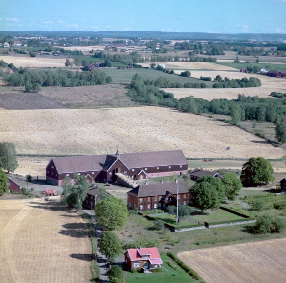 Widerøes Flyveselskap A/S, FLYFOTO RINGNES GARD