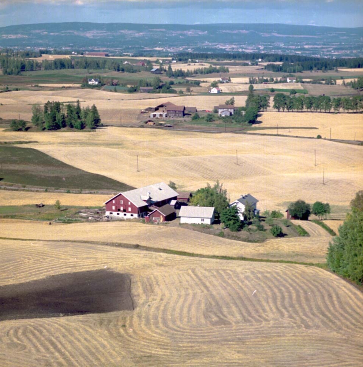Widerøes Flyveselskap A/S, FLYFOTO KOKSVOLD, KAUSVOL, STANGE