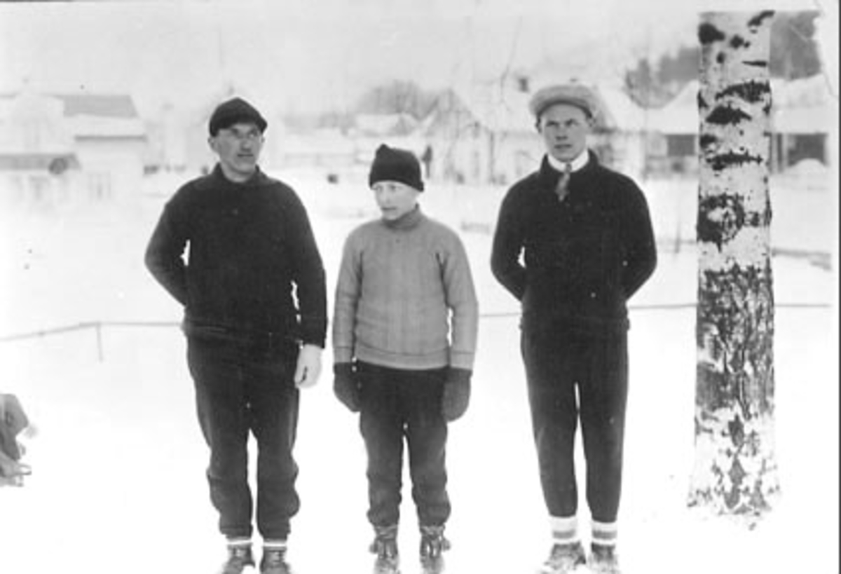 Anno Domkirkeodden, SKIRENN I MOELV, GRUPPE: 3 IDRETTSMENN FRA STANGE: HELMER KILDALEN, EINAR DAMMEN, LEIF ENGEN, VINTERSPORT