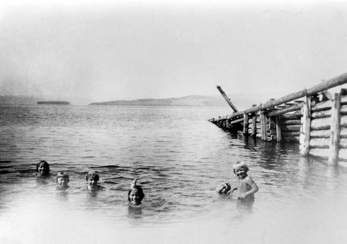 Anno Domkirkeodden, BADING, GILLUNDSTRANDA, , RAGNA, AUD, BJØRG, GERD, LAILA, , GYDA