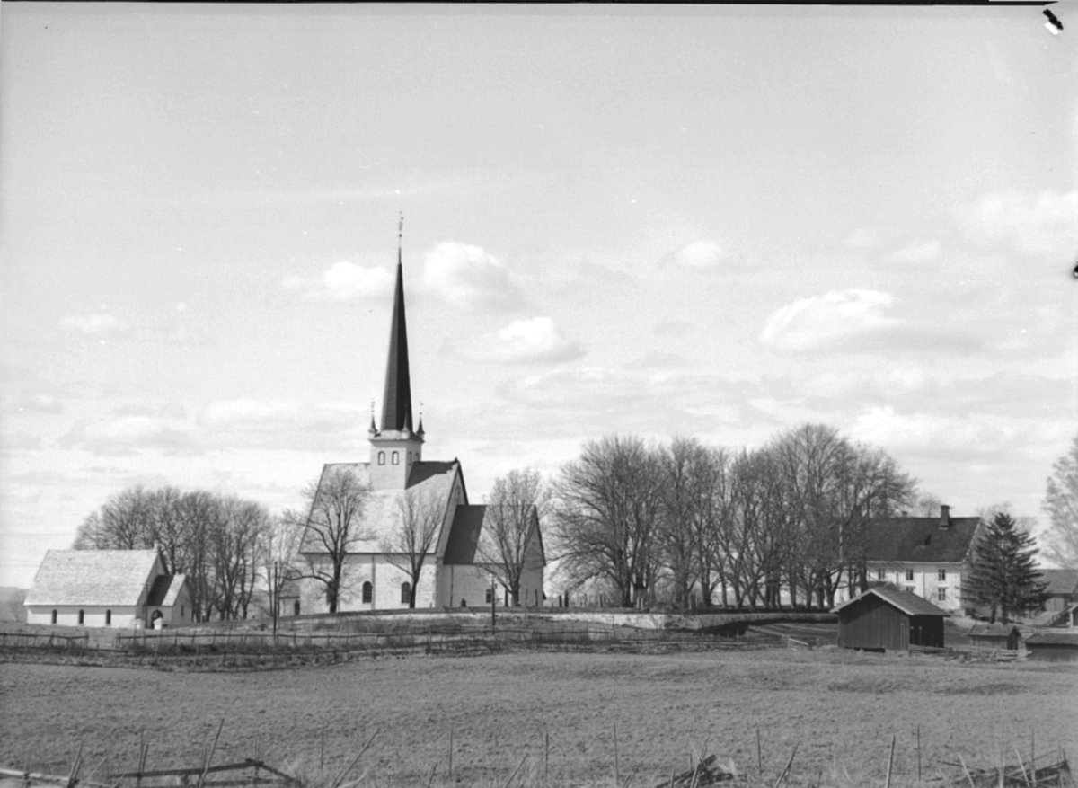 Anno Domkirkeodden, EKSTERIØR; STANGE KIRKE, KAPELL, PRESTEGÅRD
