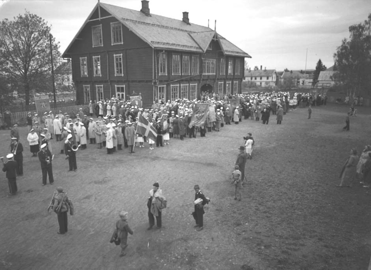 Anno Domkirkeodden, SANGERSTEVNE, REALSKOLEN, SKOLEPLASSEN, MYE FOLK