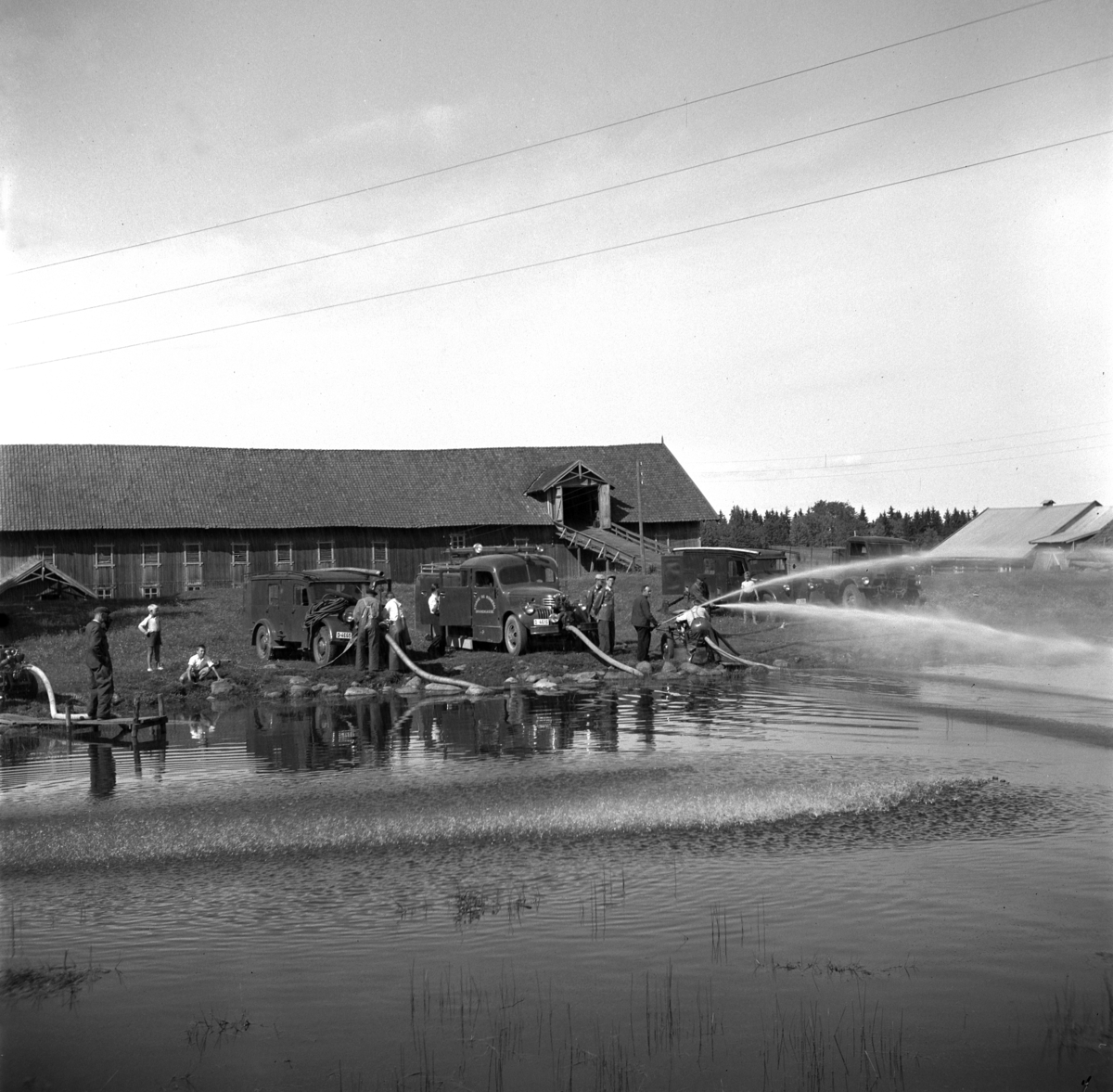 Anno Domkirkeodden, Stange og Romedal Brannvesen, , brannøvelse, brannsprøyte, slanger, brannbiler f.v.Horch D-4665, Chevrolet D-4616, D-2581. Væstaddammen.