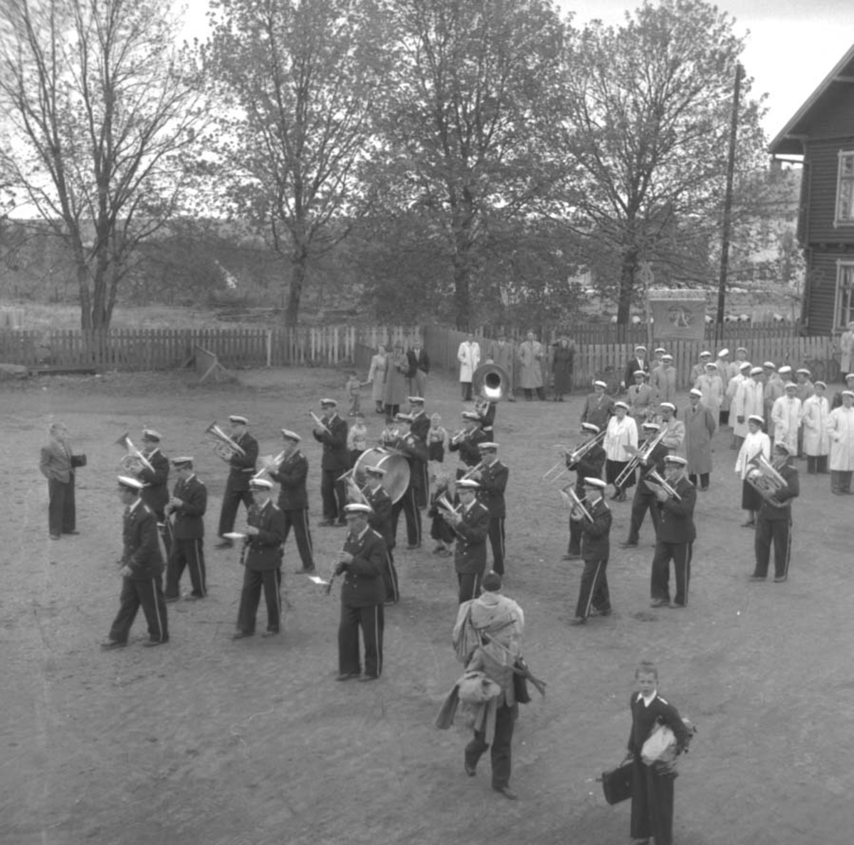 Anno Domkirkeodden, SANG-MUSIKKSTEVNE, MYE FOLK, SKOLEPLASSEN, STANGE SKOLE