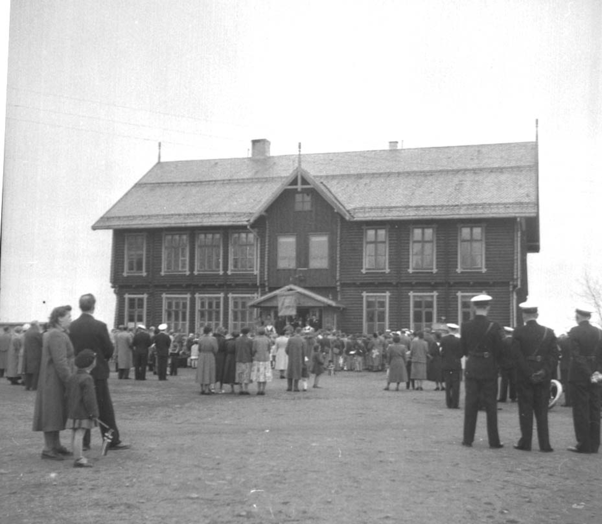 Anno Domkirkeodden, 1 MAI FEIRING, MYE FOLK, STANGE SKOLE