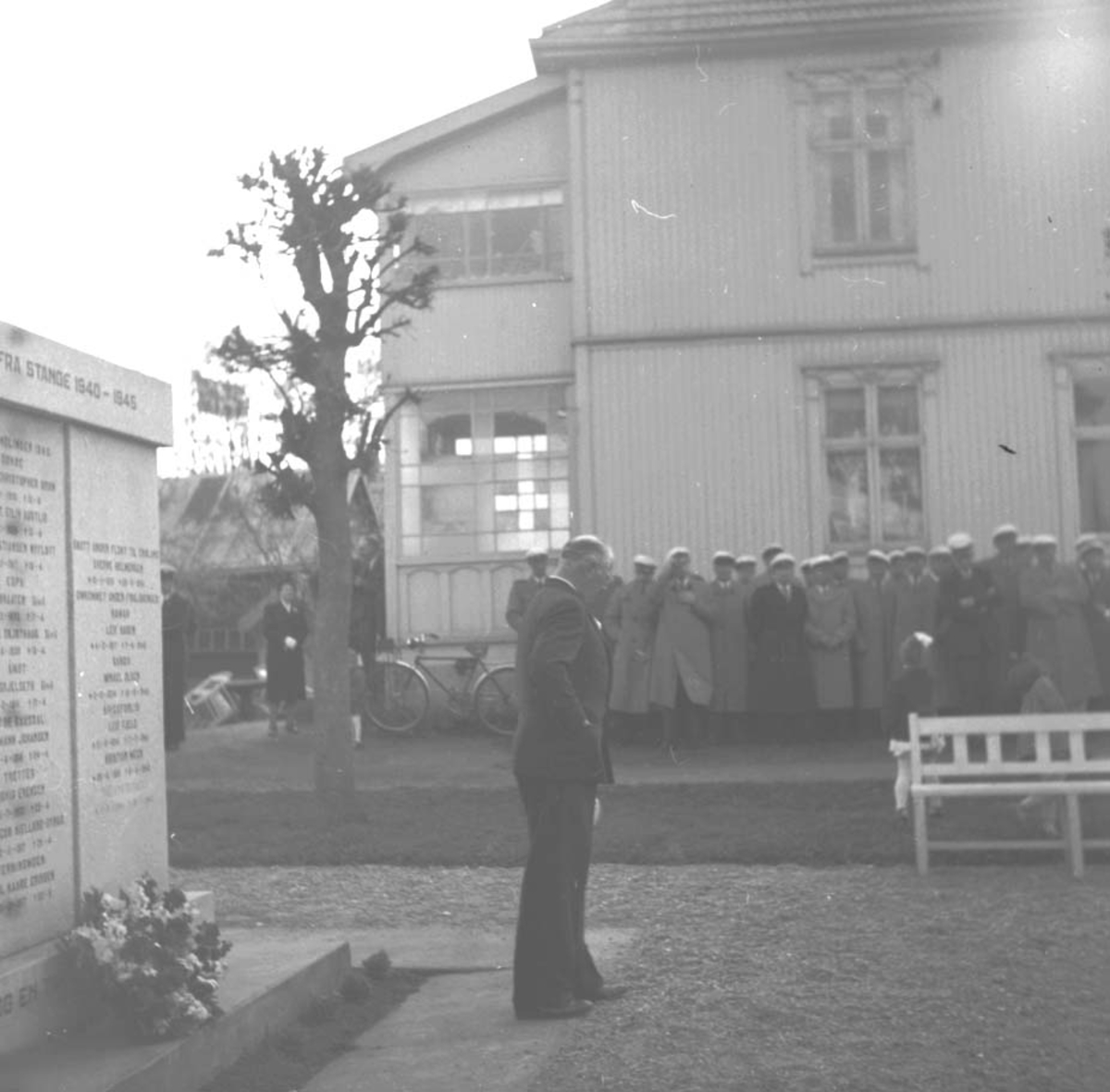 Anno Domkirkeodden, 17 MAI, LÆRER FJÆSTAD, SVERRE VED BAUTA, TALER
