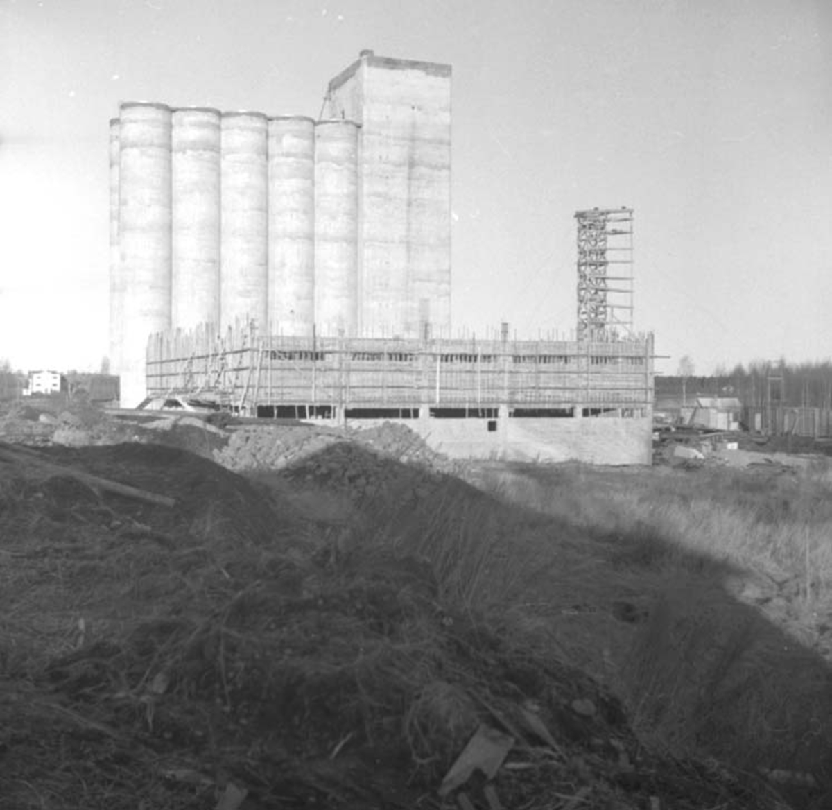 Anno Domkirkeodden, BYGGING, FELLESKJØPETS MØLLE, SILOEN BYGGES, FORSKALING