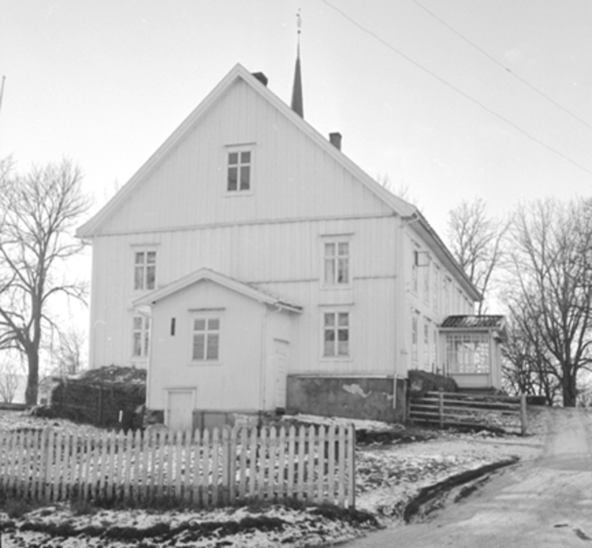 Anno Domkirkeodden, EKSTERIØR: HOVEDBYGNING, STANGE PRESTEGÅRD