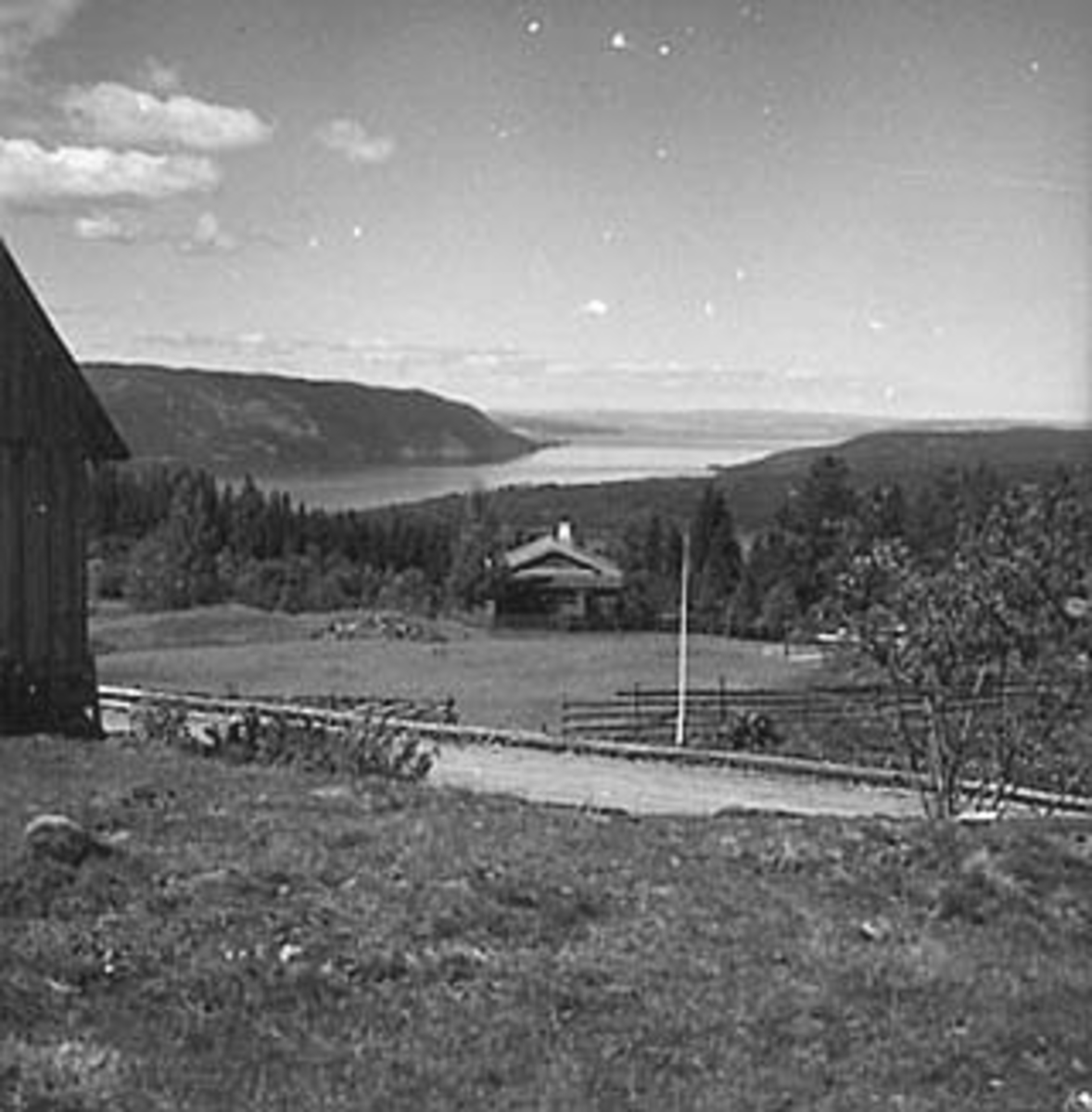 Anno Domkirkeodden, EKSTERIØR: GARDSBRUK VENSVANGEN, TANGEN,