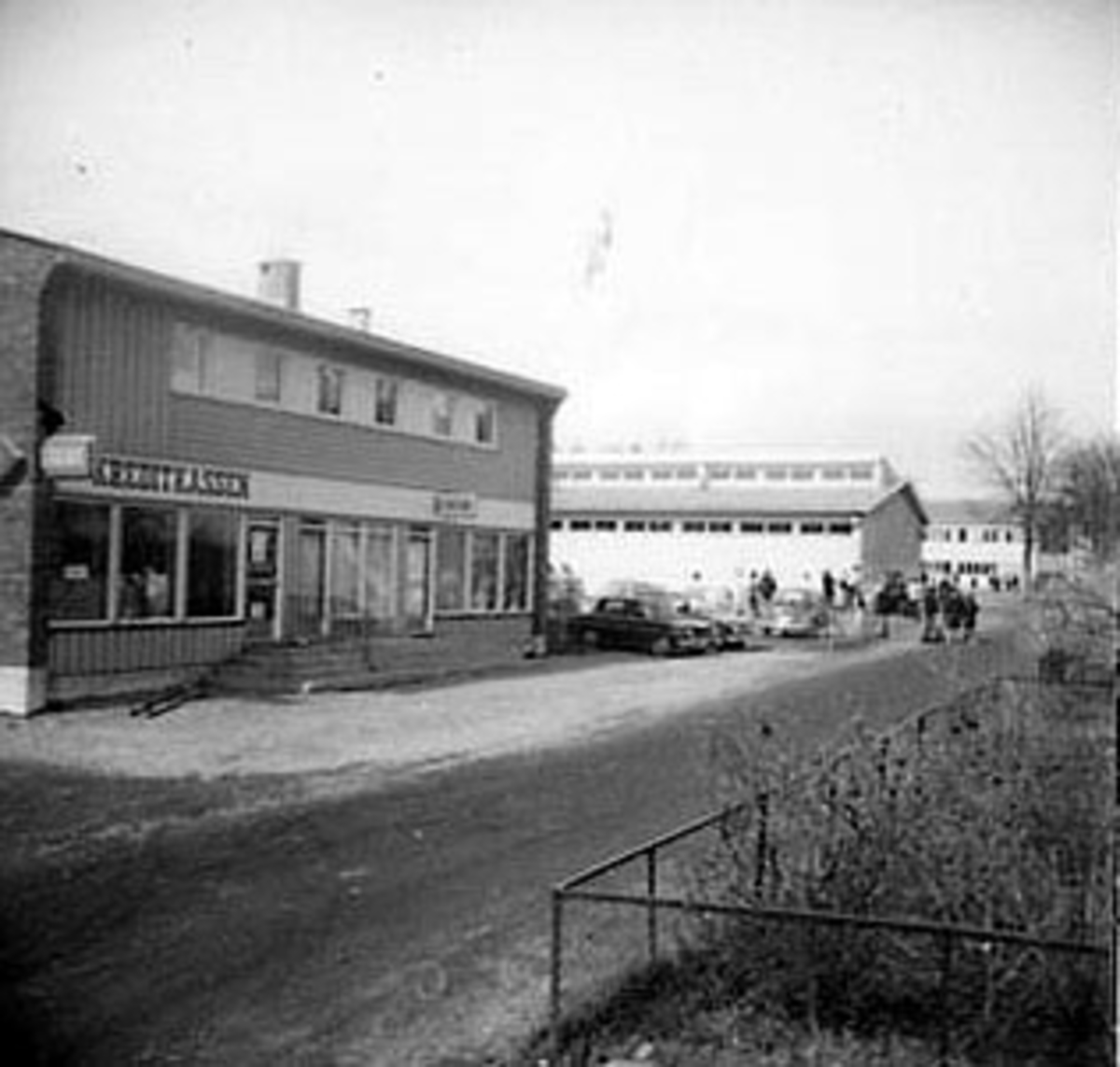 Anno Domkirkeodden, EKSTERIØR: KREDITKASSENS NYBYGG, SKOLEGATA. , STANGEBYEN