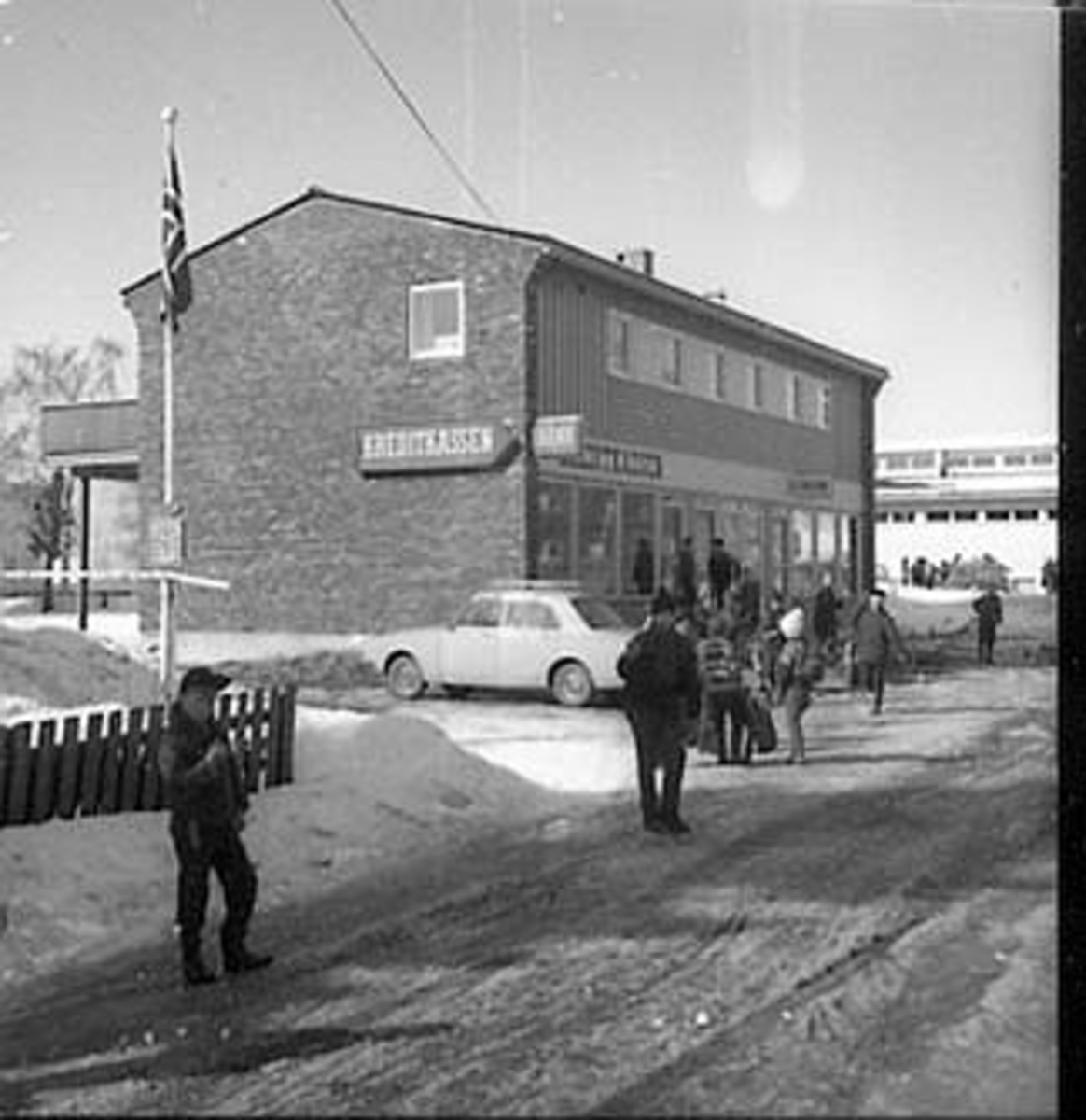 Anno Domkirkeodden, EKSTERIØR: KREDITKASSENS NYBYGG, SKOLEGATA. , STANGEBYEN
