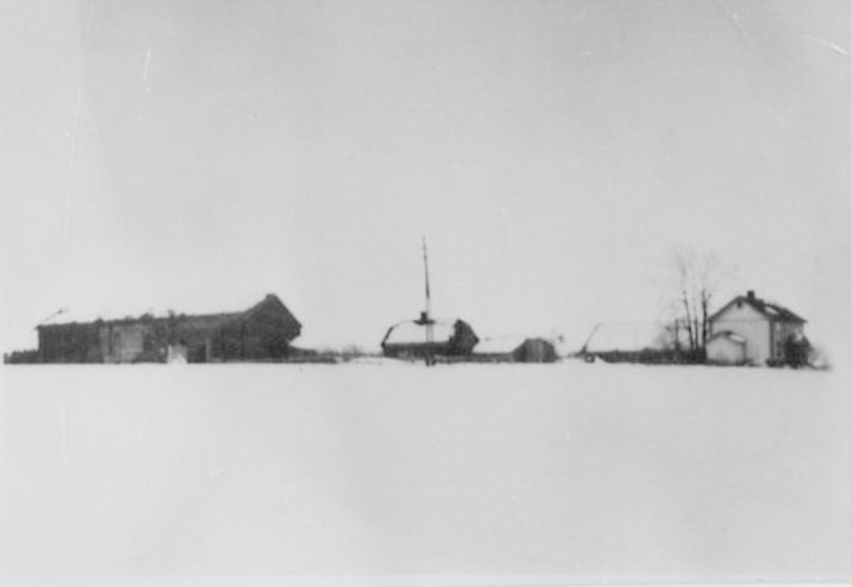 Normann Helger, GARDSBRUK, ØVERGÅRD, VINTER