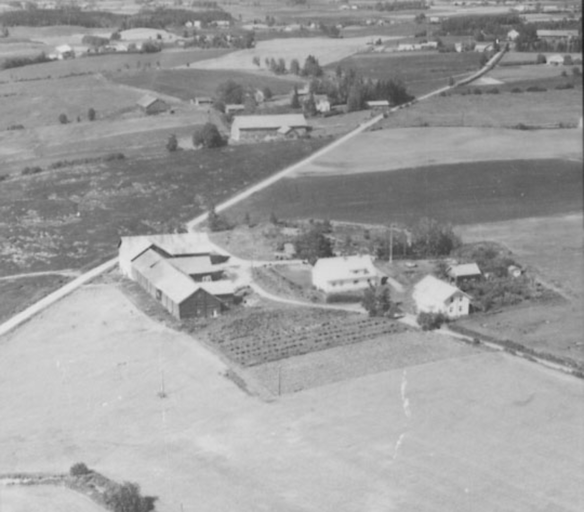 Normann Helger, FLYFOTO, GARDSBRUK, LUND GÅRD,