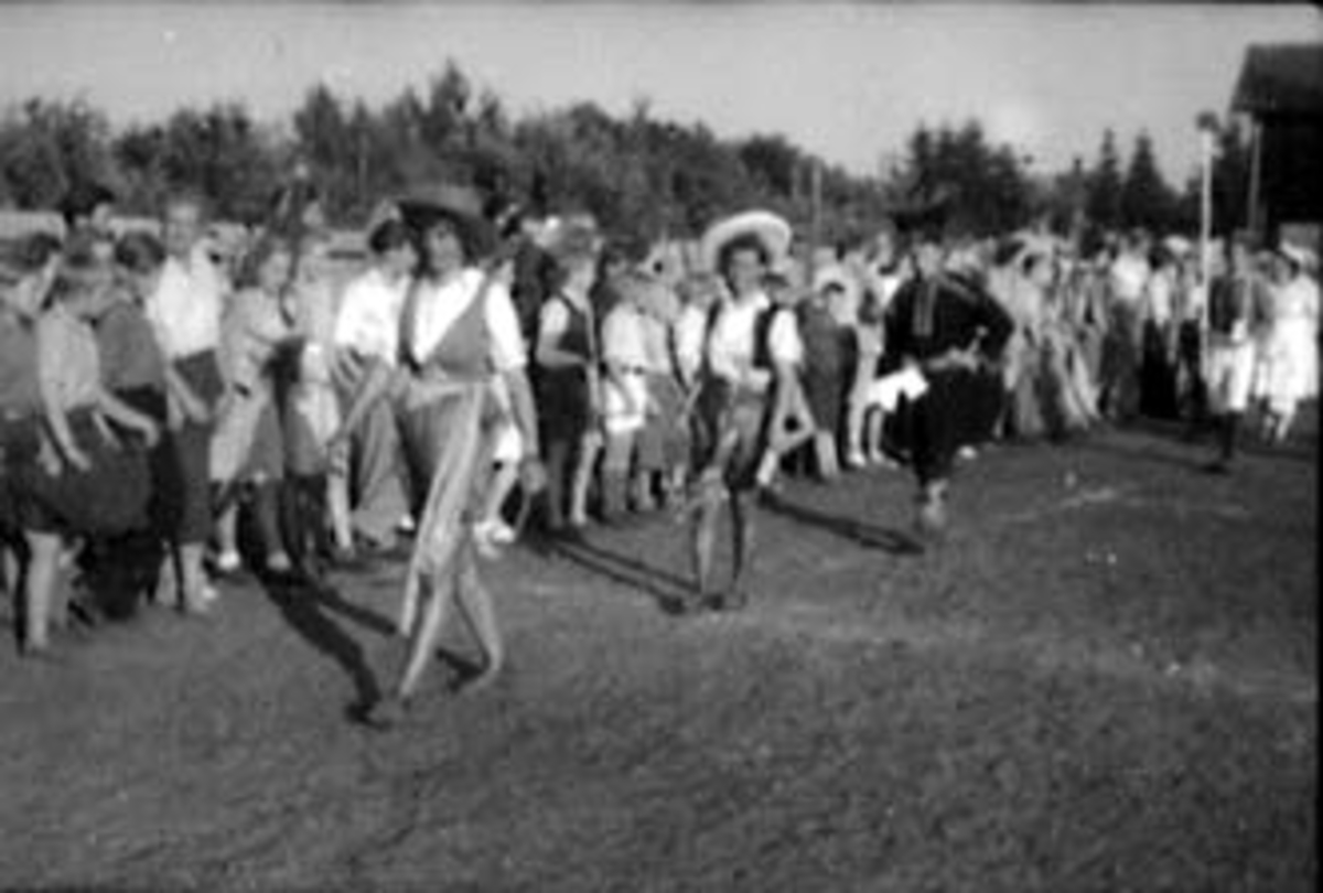 Anno Domkirkeodden, STANGEDAG, OPPTOG MED MYE FOLK, DEN GAMLE STANGE IDRETTSPLASS