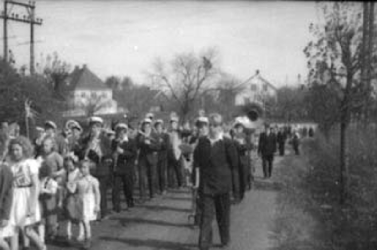 Anno Domkirkeodden, 17 MAI, BARNETOGET MED MUSIKKORPS