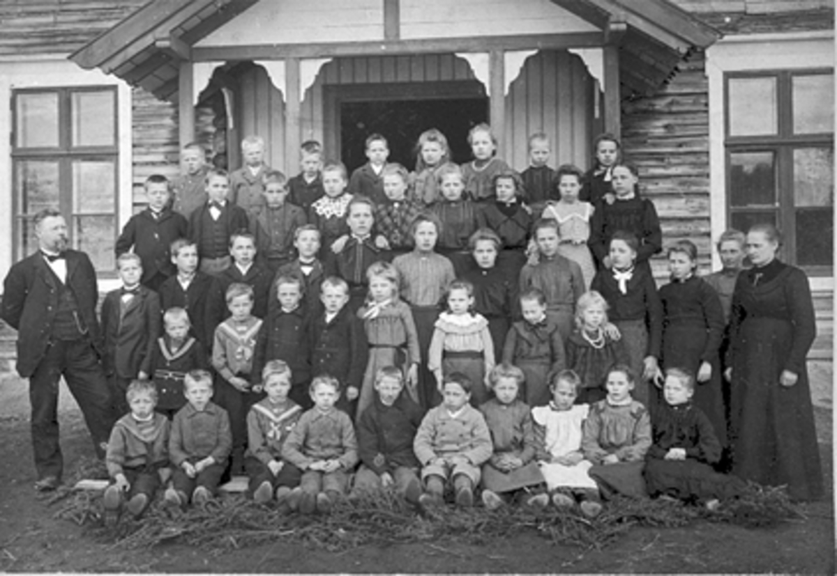 Anno Domkirkeodden, AASEN SKOLE, ELEVER OG LÆRERE