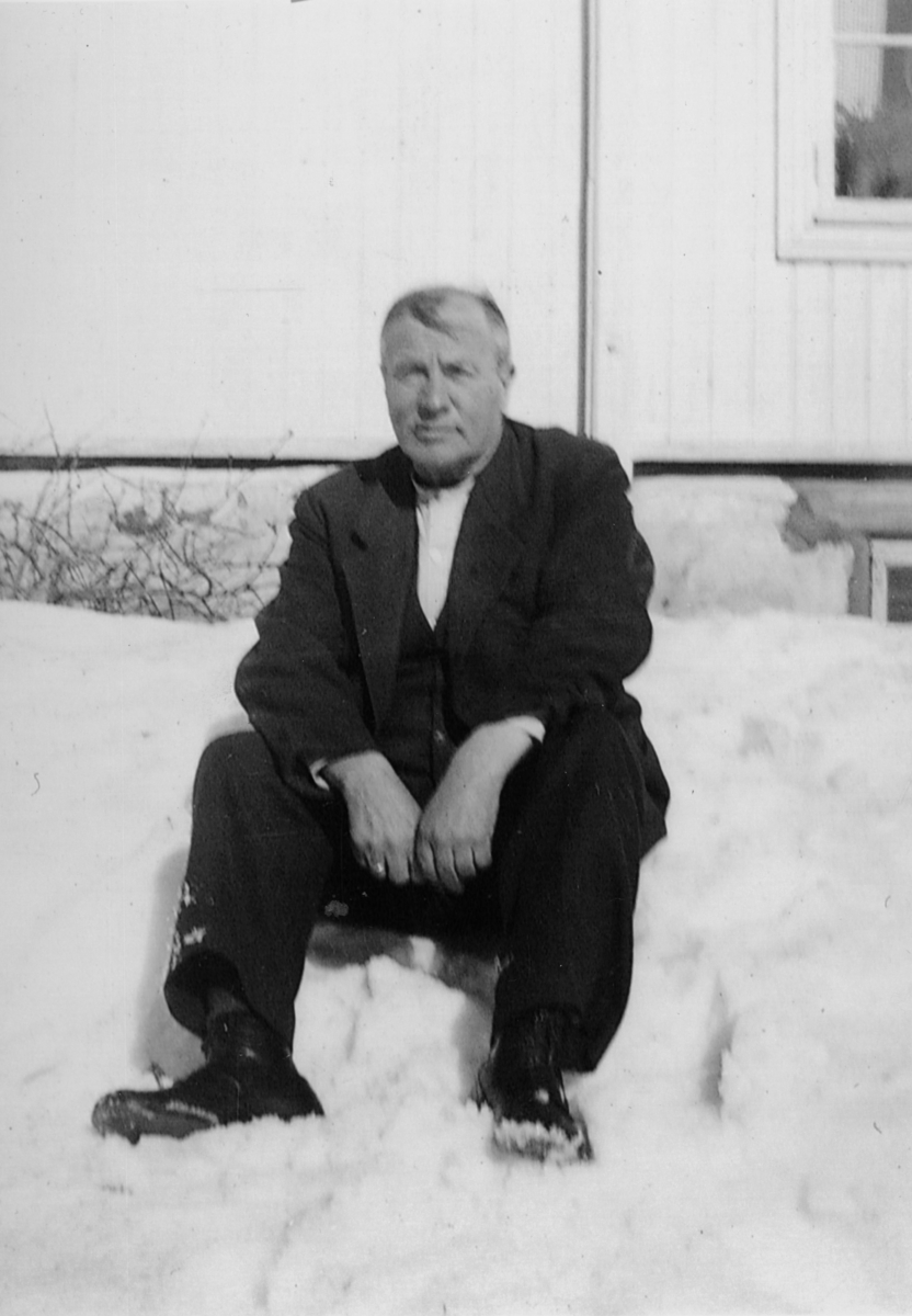 Ukjent, Harald Mangerud f. 28. oktober 1873. Kirkesanger og lærer i Åsmarka i Ringsaker.