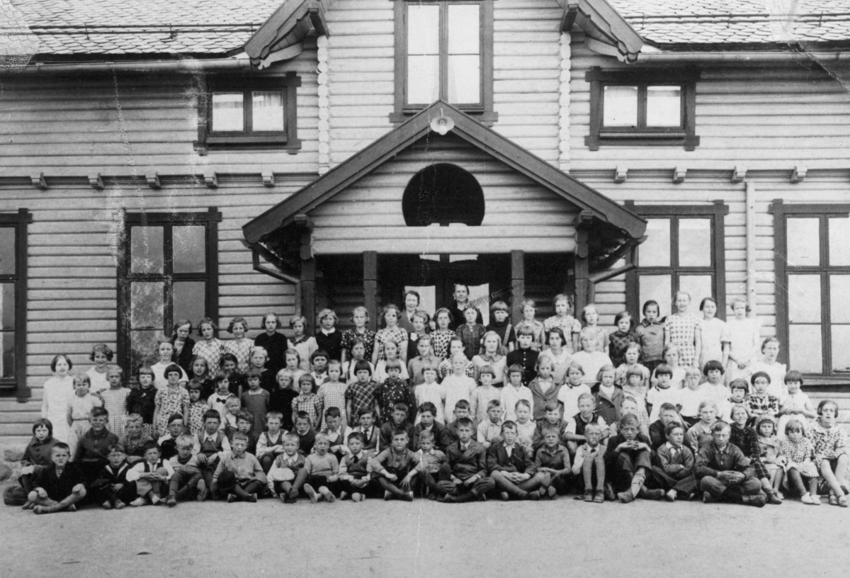 Ukjent, Kløfta skole, Ottestad. Skoleelever ved Kløfta skole 1937.