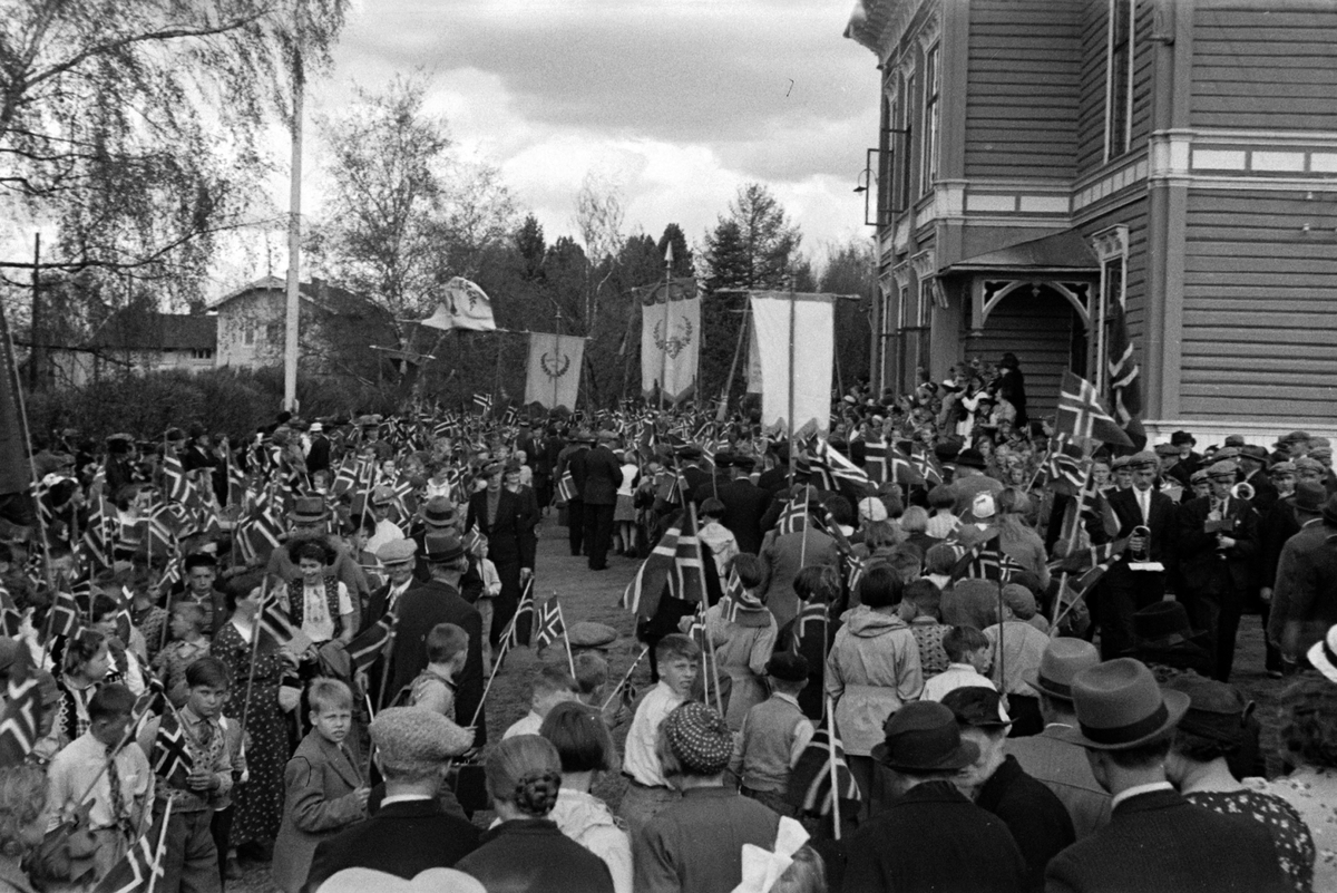 Adolf Skjegstad, 17. MAI, BARNETOG, STANGE.