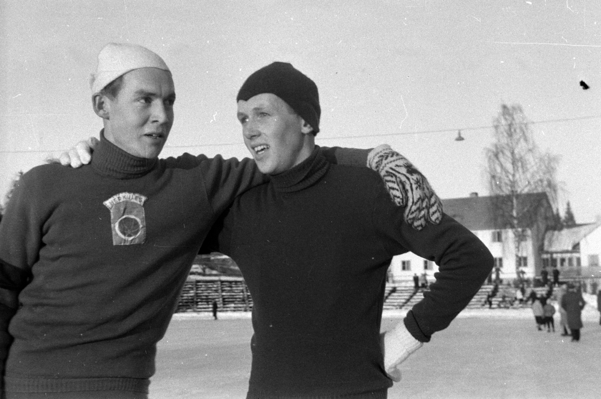 Adolf Skjegstad, HAMAR STADION, UKJENTE SKØYTELØPERE.