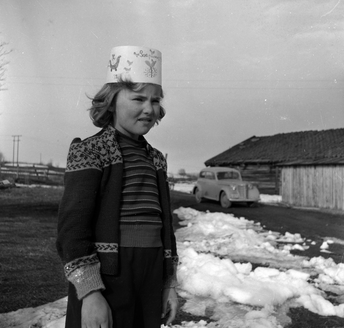 Adolf Skjegstad, Asbjørg Skjegstad, Uthus Stange, papirhatt, "God påske"