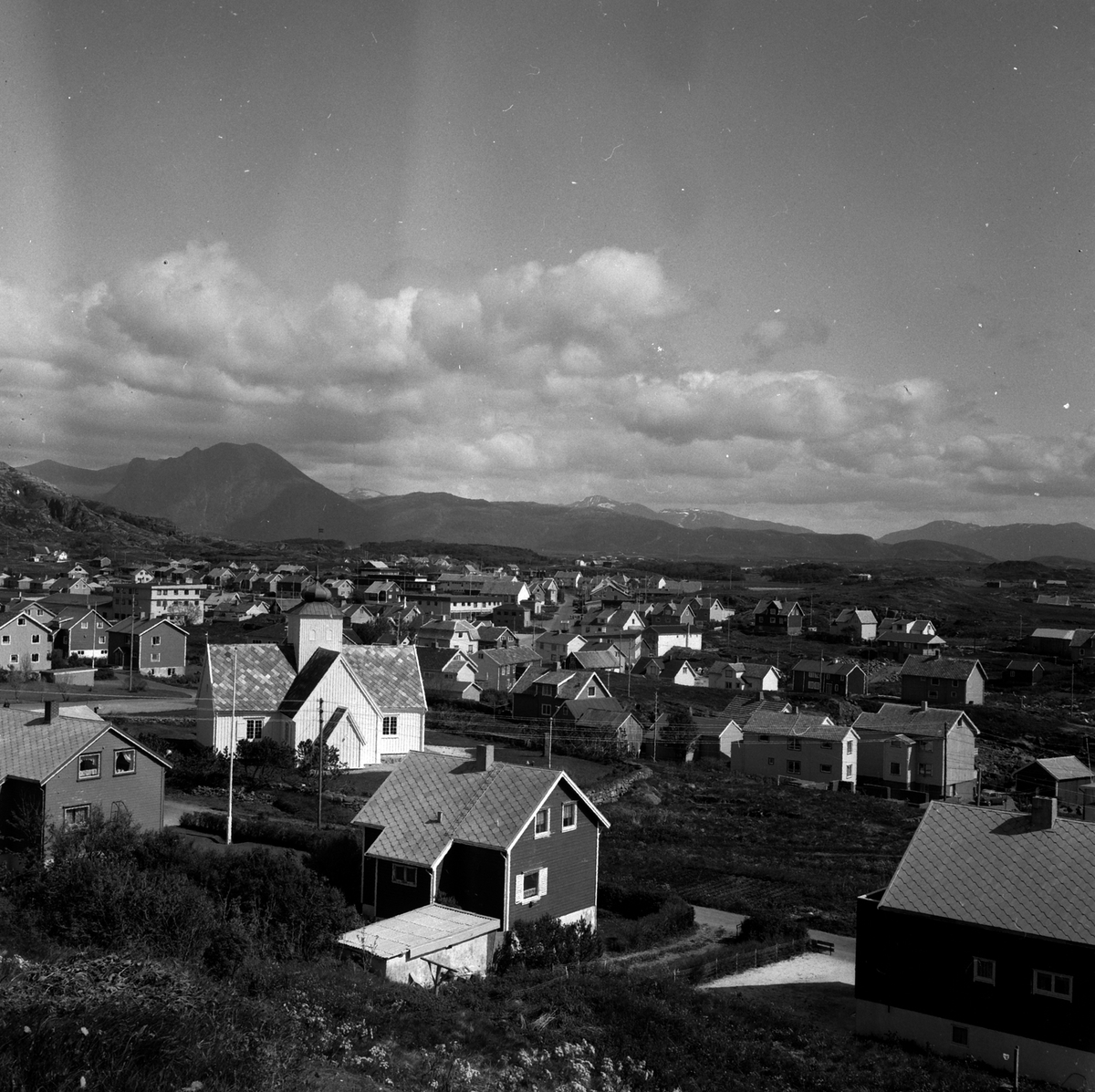 Adolf Skjegstad, BUD I MØRE OG ROMSDAL, BUD KIRKE.