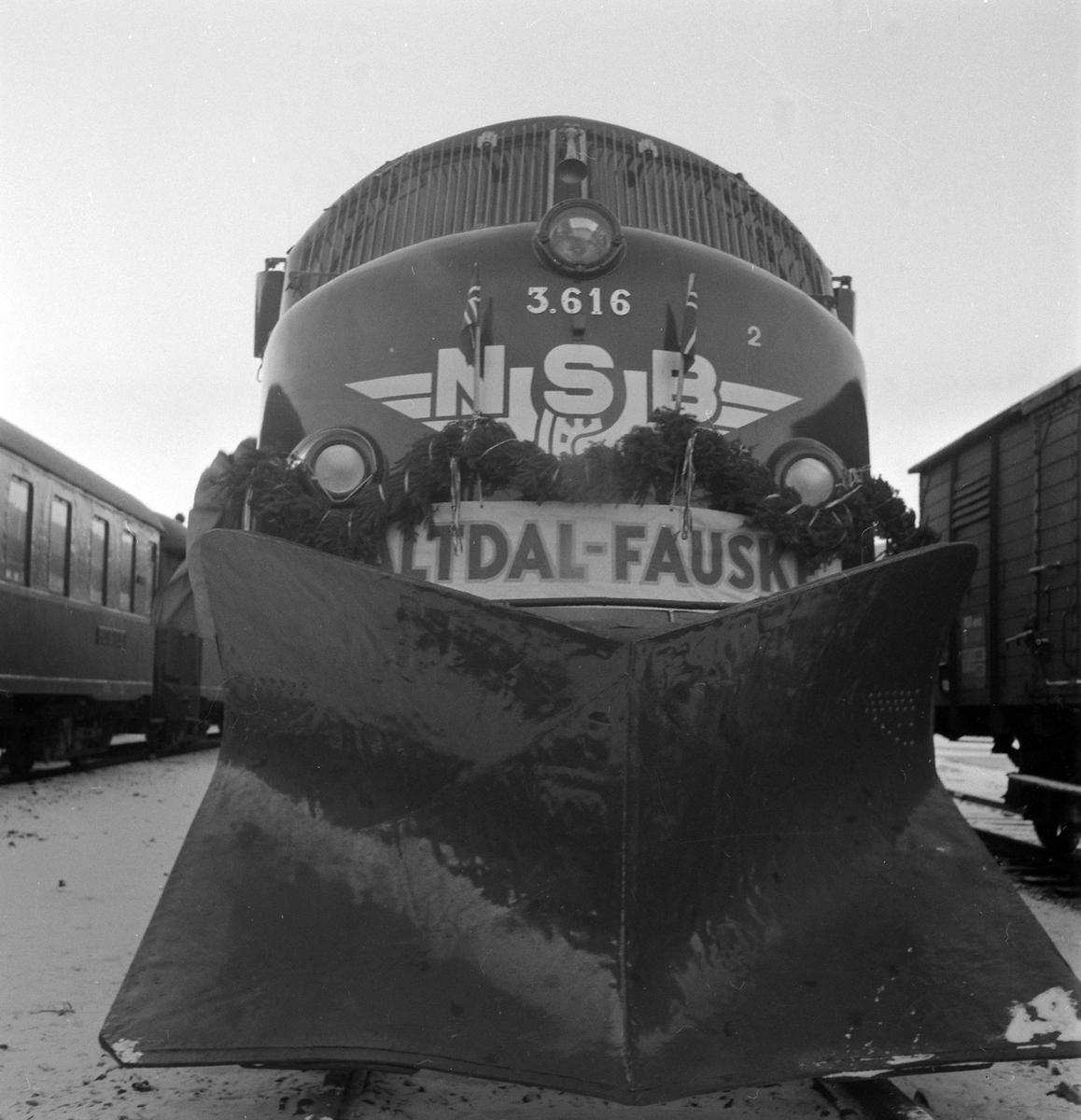 Adolf Skjegstad, NSB, NORGES STATSBANER, ÅPNINGSTOG SALTDAL-FAUSKE, DIESEL-LOKOMOTIV 3. 616