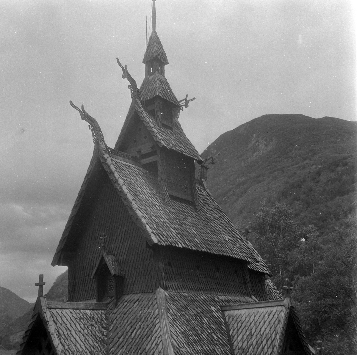 Adolf Skjegstad, Borgund stavkirke på Borgund i Lærdal kommune i Indre Sogn.