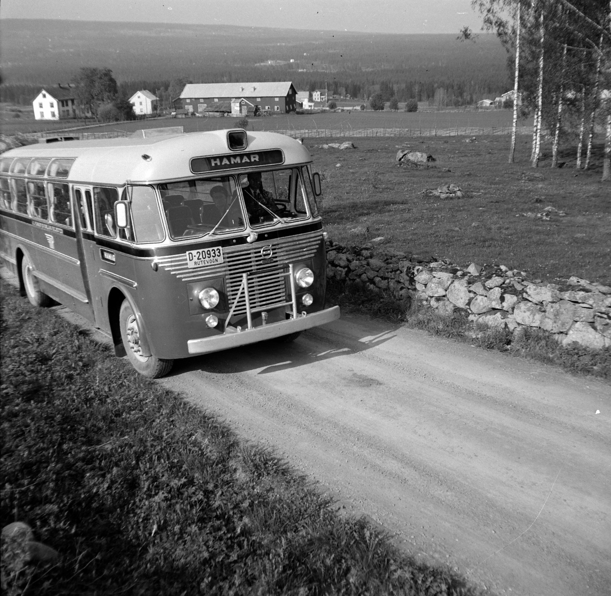Adolf Skjegstad, Buss fra Hamar og Omland Bilruter. Volvo type B 725. Med reg. nr. D-20933 med Knudsen karosseri. Bussen ble først registrert registrert 20. 5. 1954.