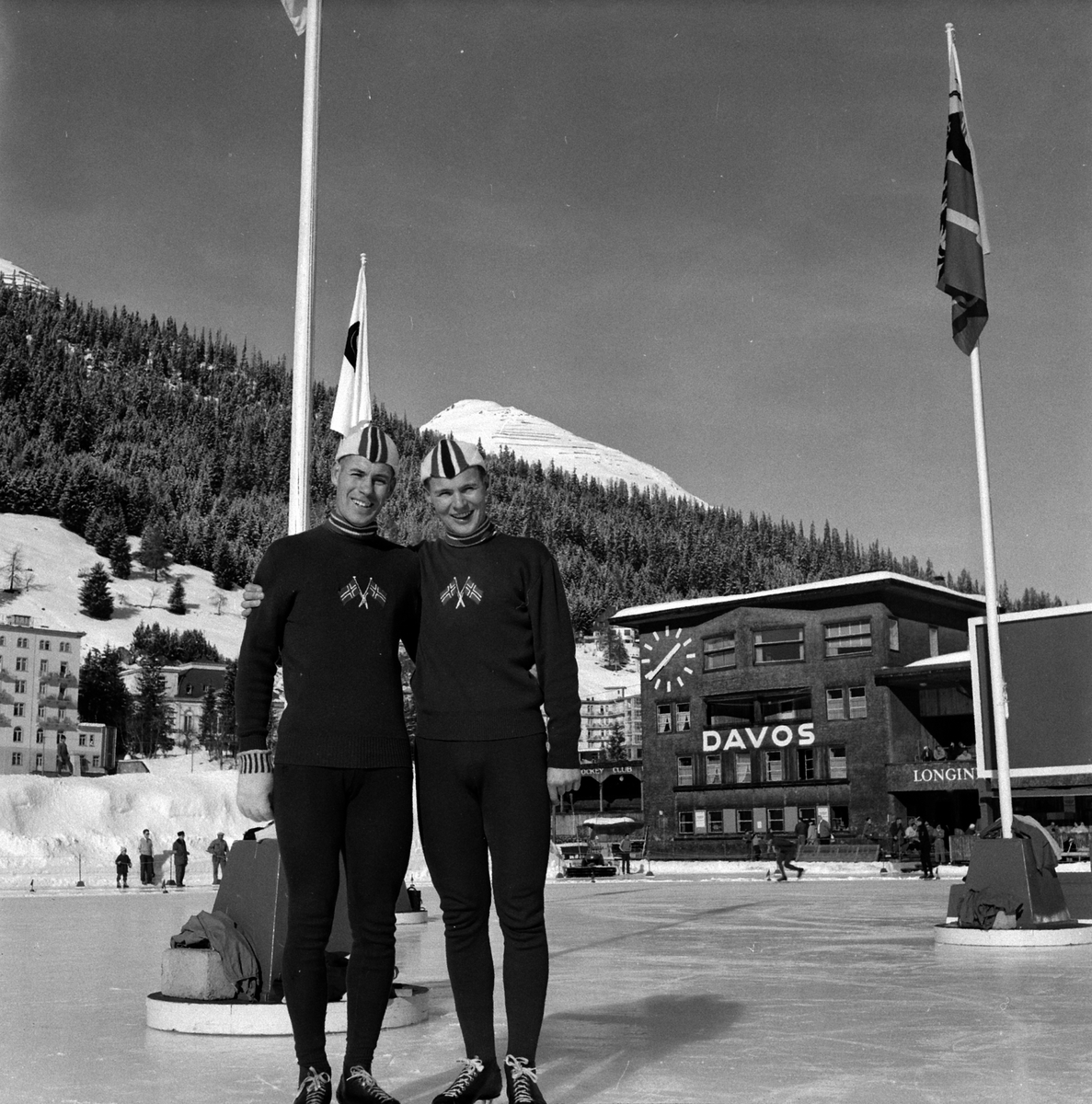 Adolf Skjegstad, DAVOS, Roald Aas, og Knut "Kuppern" Johannesen. Skøyteløp.