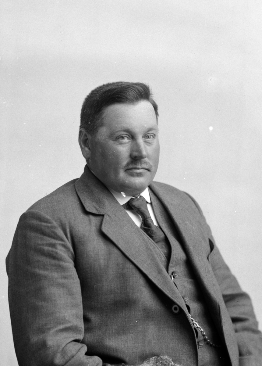 Christian Grundseth, ANDERSEN SLAGTER, HALVFIG. 29589