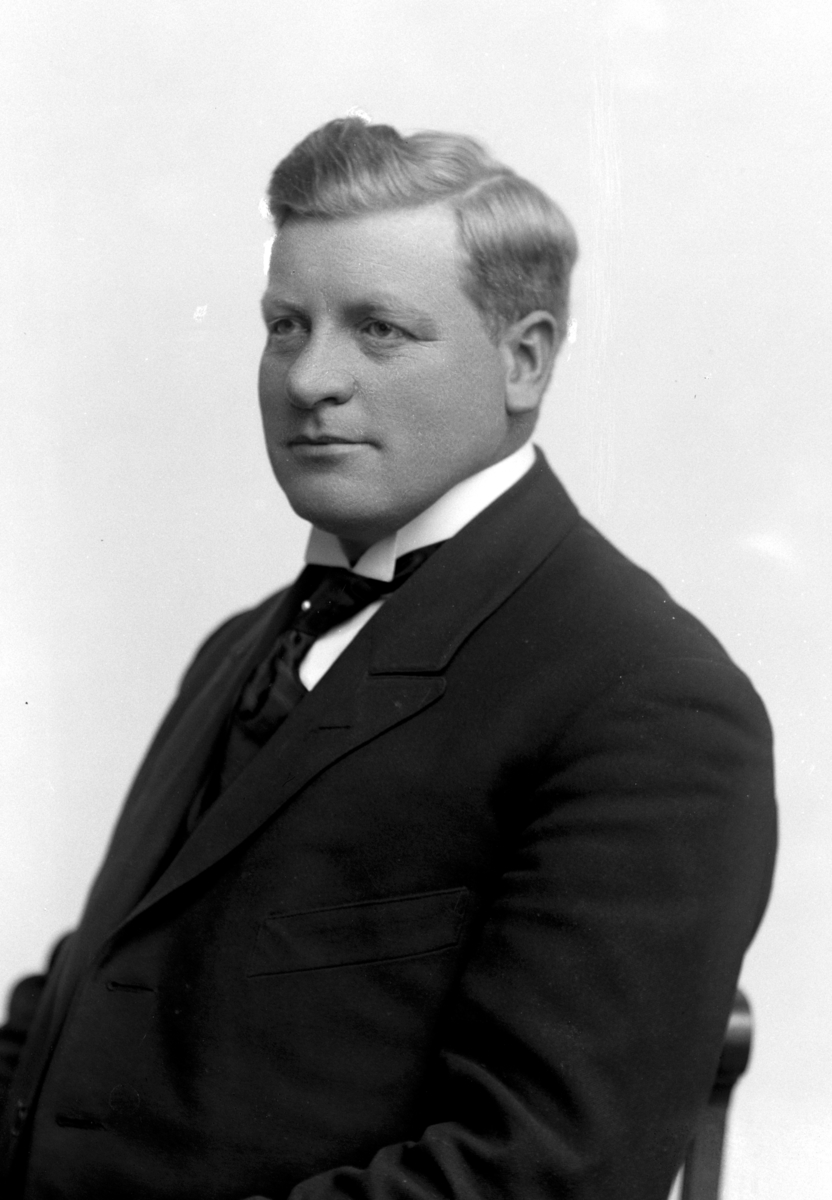Christian Grundseth, DÆHLIE G. , HALVFIG. , 26574