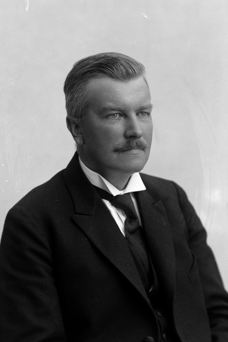 Christian Grundseth, FRØYSAA LEKTOR, HALVFIG. , 30536