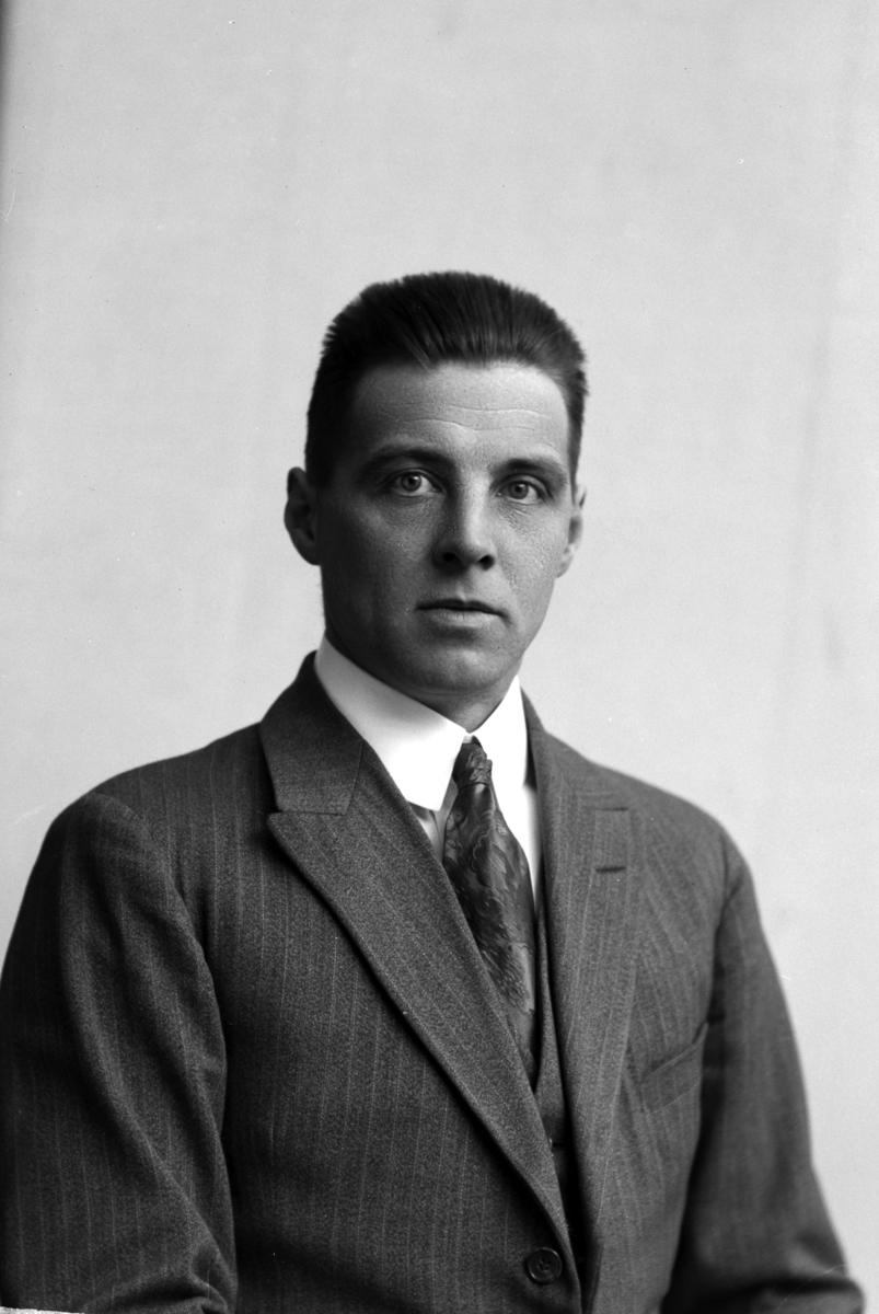 Christian Grundseth, PEDERSEN P. H. , NORGES BANK, HALVFIG, 31936