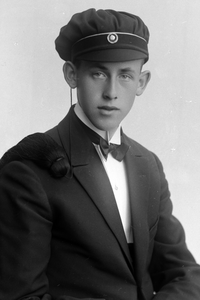 Christian Grundseth, RAKNERUD NILS, STUDENT, HALVFIG. , 29561