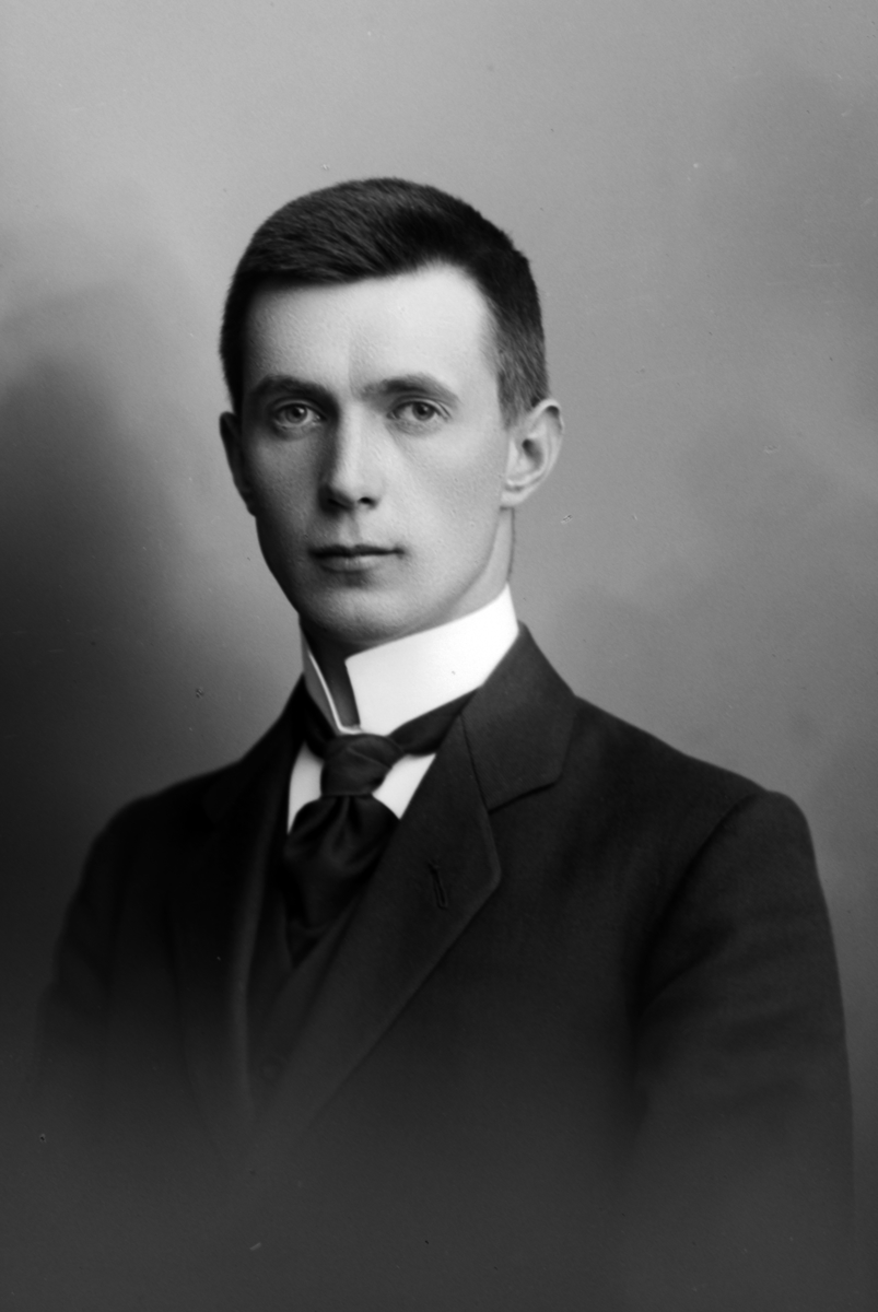 Christian Grundseth, RAMSETH STUD. , HALVFIG. , MANN, 14039