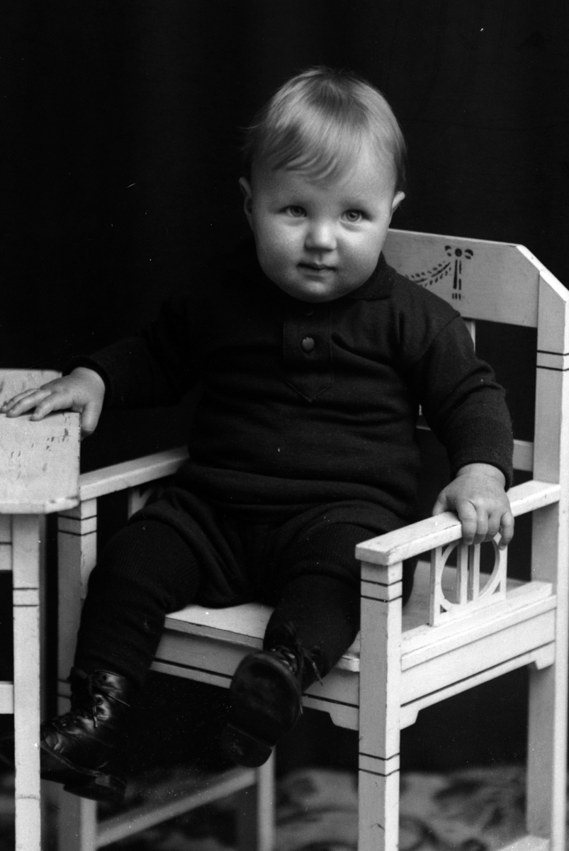 Christian Grundseth, RØGEBERG FRU, LITEN GUTT, HELFIG. , 28962