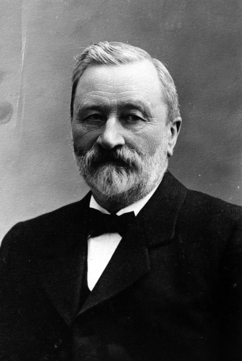 Christian Grundseth, SANDVIK SKOLEBESTYRER, REPRO: MANN, HALVFIG. 31907