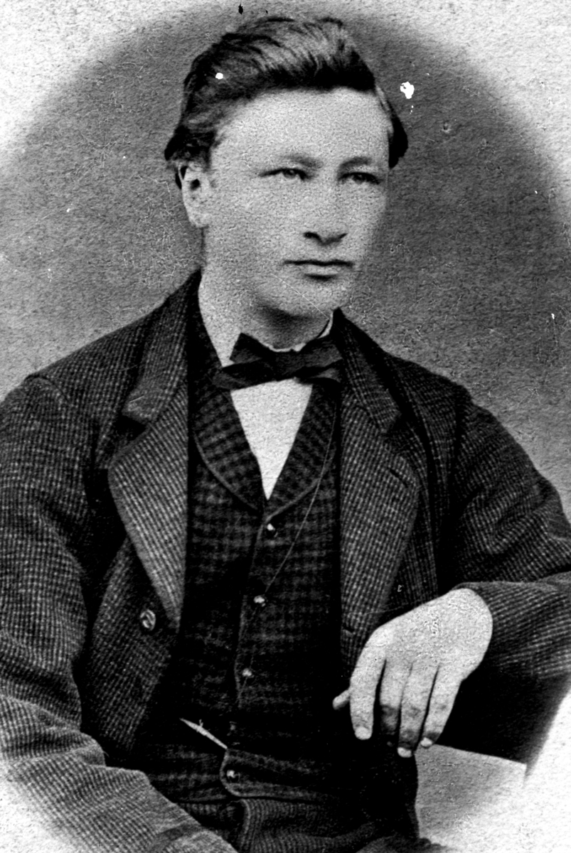 Christian Grundseth, SANDVIK KNUT, REPRO: UNG MANN, 32125