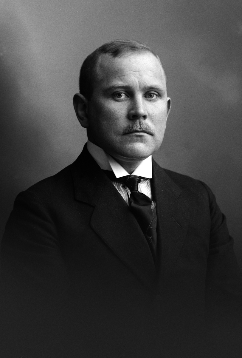 Christian Grundseth, Direktør/Ingeniør Georg Jacob Stousland, (1883-1957) Melkefabrikken, Hamar. Han var bla. leder av Hedmarksmuseets styre 1940-1954.